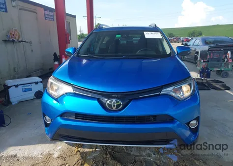 2018 Toyota Rav4 Xle из США, поврежденный, VIN JTMWFREV4JJ200344
